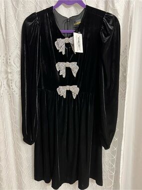 Ladies New With Tags Black Velvet Dress by Sugarlips Size Medium